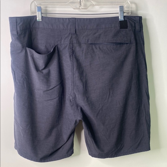 Vuori Men's Size 38 Dark Gray Flat Front Shorts - Picture 4 of 8